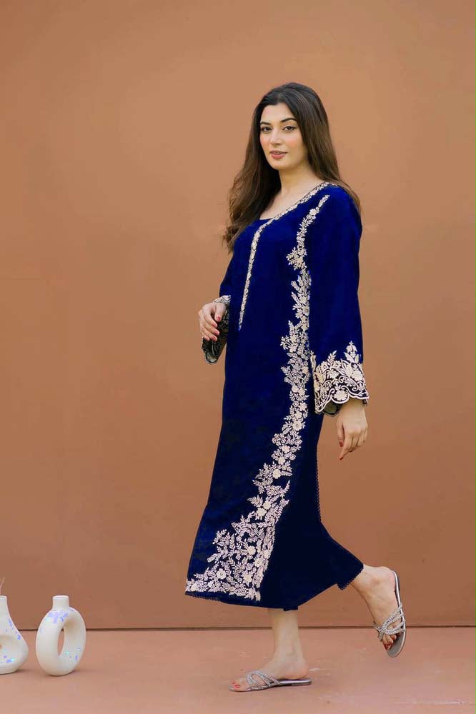 Nayab Premium 2-Piece Embroidered Lawn Suit – Midnight Blue Elegance