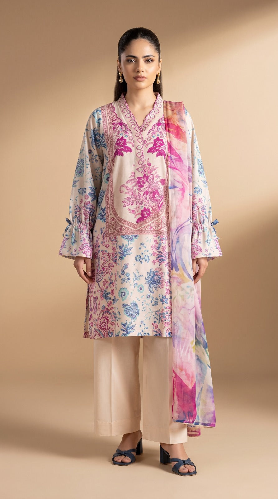Nayab Pearl Print Digital Printed Lawn 3-Piece Suit – White &amp; Pink | Article 06