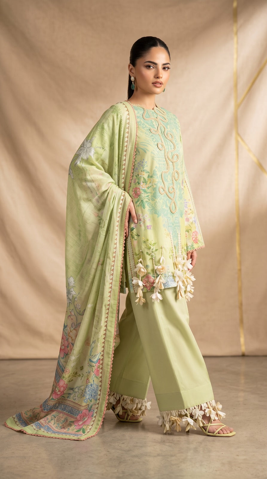 Nayab Pearl Print Digital Printed Lawn 3-Piece Suit – Lime Green | Article 09