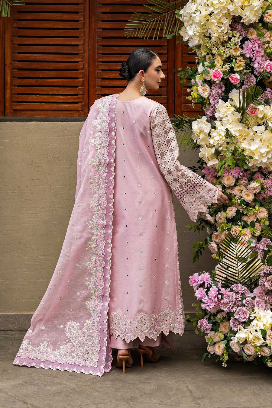 Luxury Embroidered Lawn 3-Piece Suit 2026