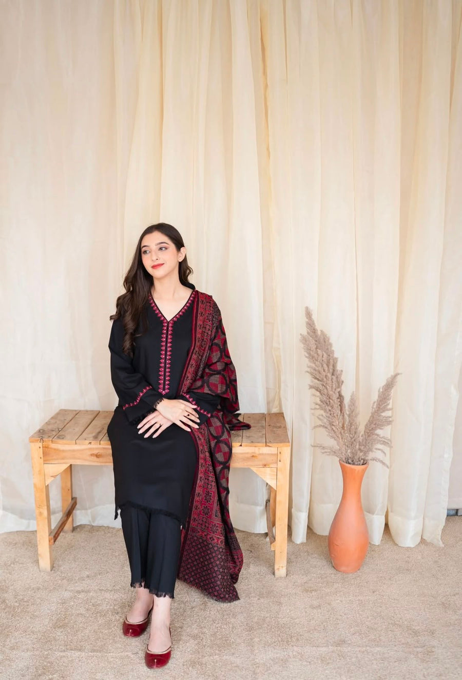 NAYAB 3-Piece Lawn Embroidery Suit – Black